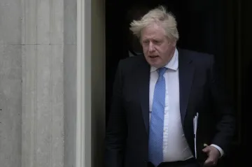 Johnson se poslancům „z celého srdce“ omluvil za večírky během lockdownu. Prý netušil, že porušuje pravidla