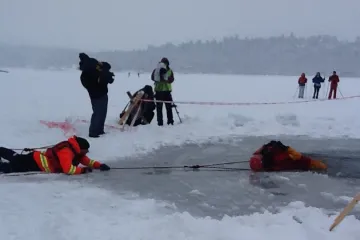 Záchranáři radili zájemcům, jak pomoci tonoucímu