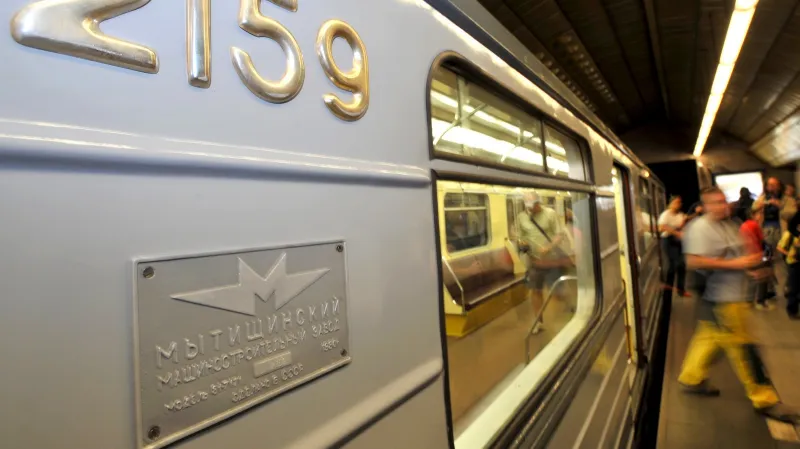 Sovětská souprava metra 81-71