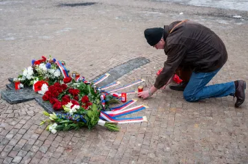 Lidé si připomínají památku Jana Palacha