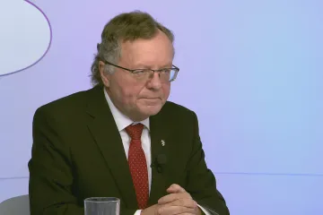 V Česku chybí vrstva, která by slaďovala činnost politiků a úředníků, míní prezident NKÚ Kala