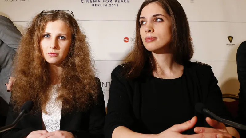 Marija Aljochinová a Naděžda Tolokonnikovová