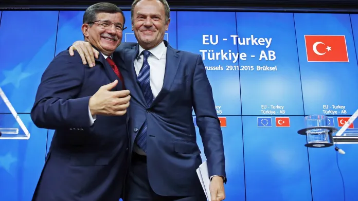 Donald Tusk a Ahmet Davutoglu