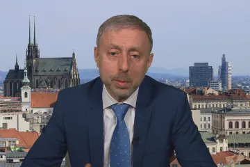 Trh umí prosadit prevenci lépe, říká ke konopí Vobořil. Na legalizaci nejsme připraveni, kontruje Popov