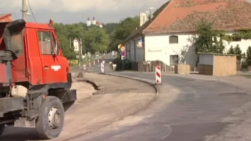 Oprava silnice v Lechovicích