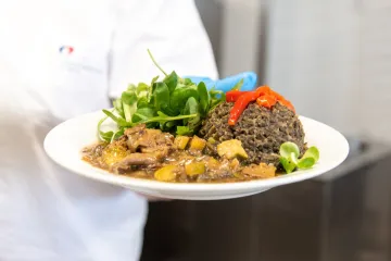 Více ryb i zeleniny. Olomoucká nemocnice vaří zdravěji, pacienti mají na výběr ze tří jídel