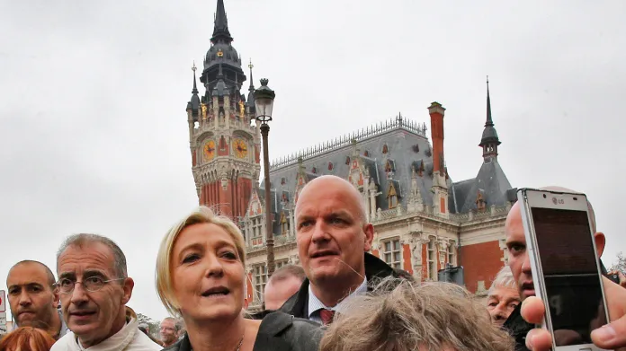 Marine Le Penová na návštěvě v Calais