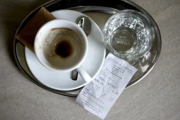 Hospoda musí, stánek ne. Bez novely by bylo lepší EET zrušit, říkají restauratéři