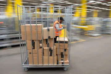 Jednou si pořídit vysokozdvižný vozík. Tak znělo přání šéfa Amazonu, když před čtvrtstoletím spouštěl prodej knih