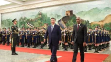Maledivský prezident Mohamed Muizzu při návštěvě Číny s prezidentem Si Ťin-pchingem