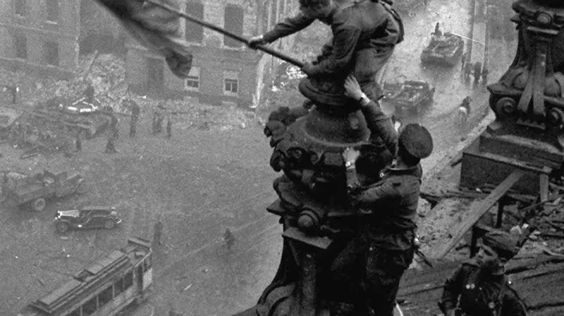 Dvoje hodinky na vojákových zápěstích musely pryč