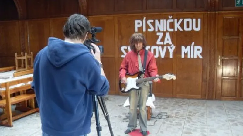 Klienti ÚSP Tuchořice natáčí film na festival Mental Power 2011