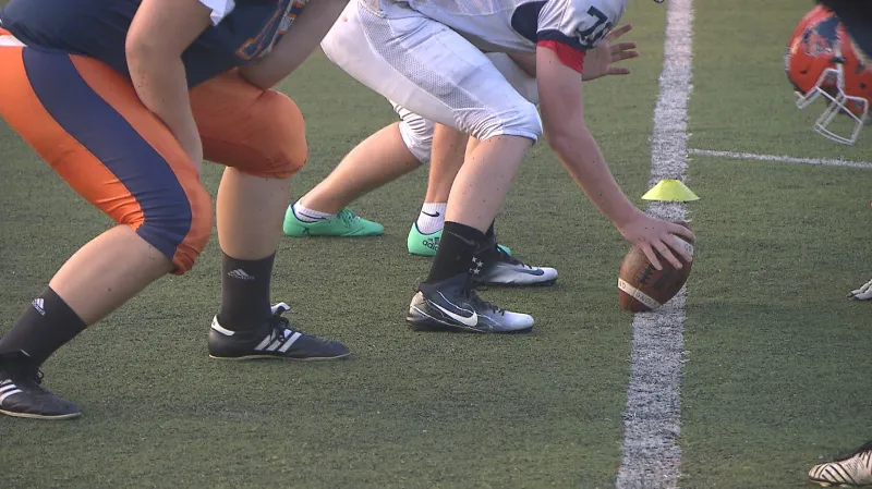 Hráči amerického fotbalu stále čekají na první hřiště