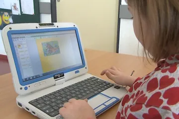 Sešity a učebnice nahradily v pitínské malotřídce netbooky