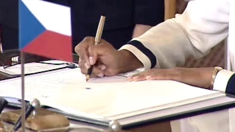 Podpis smlouvy o radaru