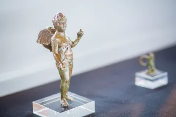 Národní muzeum vystavuje vzácné předměty a sošky ze Sýrie