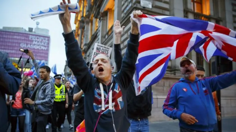 Ve Skotsku skončilo referendum o samostatnosti země