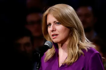 Čaputová se v Praze setkala se Schwarzenbergem, večer navštívila koncert Boba Dylana