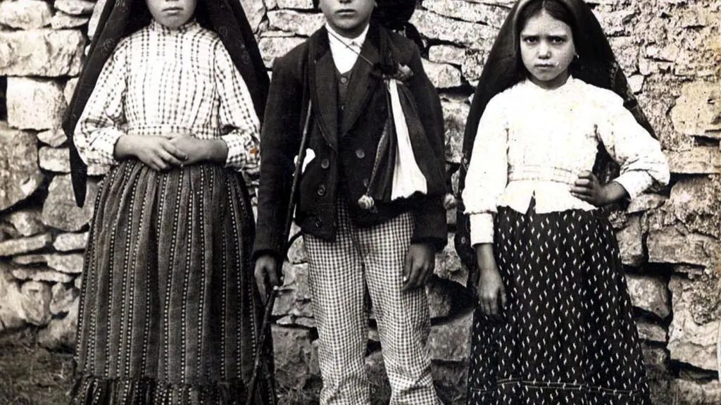 Lucia, Francisco a Jacinta na snímku z roku 1917