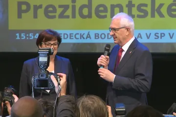 Drahoš mění před druhým kolem strategii: Vyrazí mimo Prahu