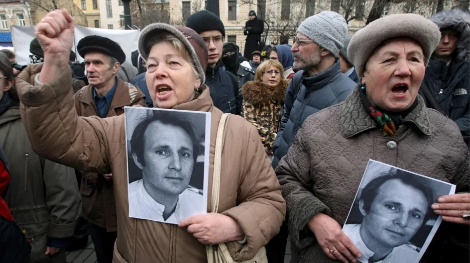 Demonstrace na podporu novináře Beketova