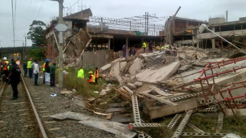 Zřícené obchodní centrum u Durbanu