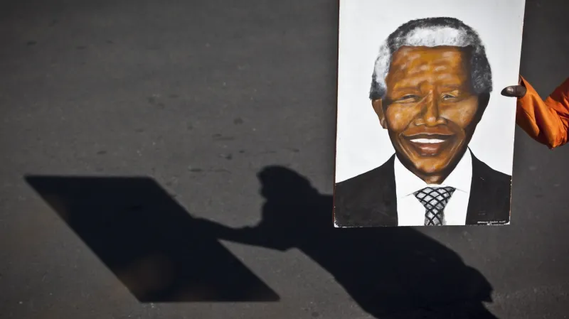 Příznivci Nelsona Mandely se modlí za jeho zdraví