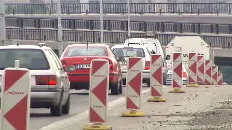 Uzavírka v pražské Kbelské ulici