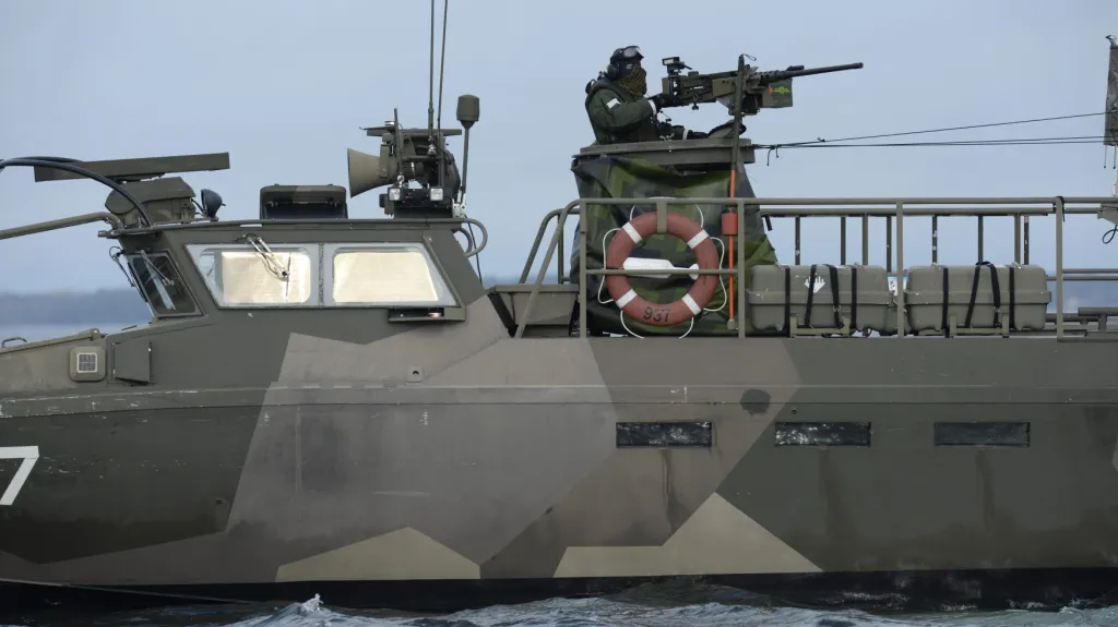 Švédská armáda prohledává Stockholmské souostroví