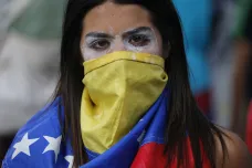 Stovky Venezuelanů zvažují kvůli krizi přesun do Česka. Nechali si ověřit kořeny