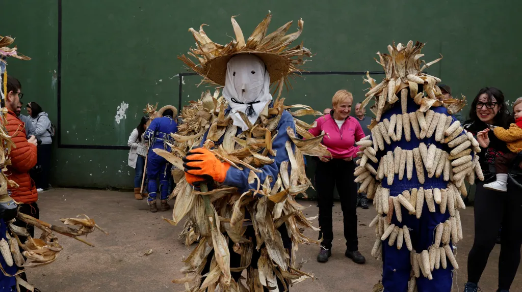 Tradiční kostým ze severošpanělské vesnice Ituren
