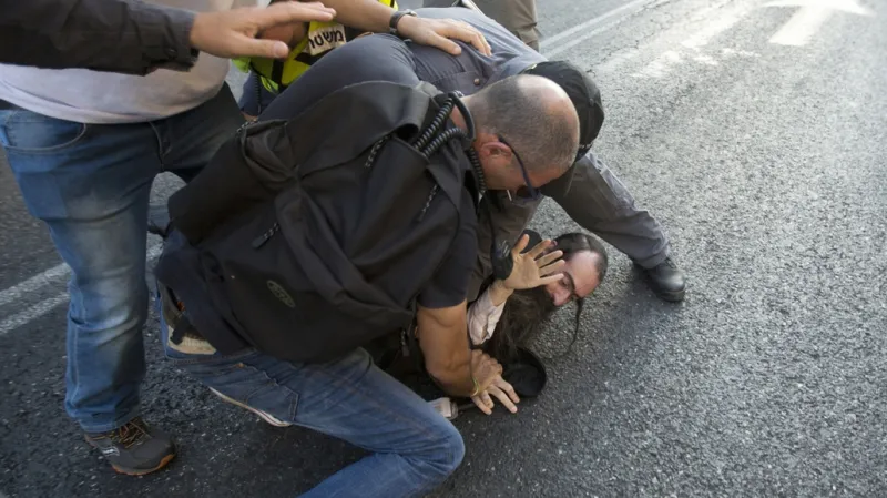 Útočník, který při pochodu zranil šest lidí