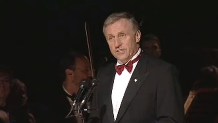 Český premiér Mirek Topolánek na českém plese v Bruselu