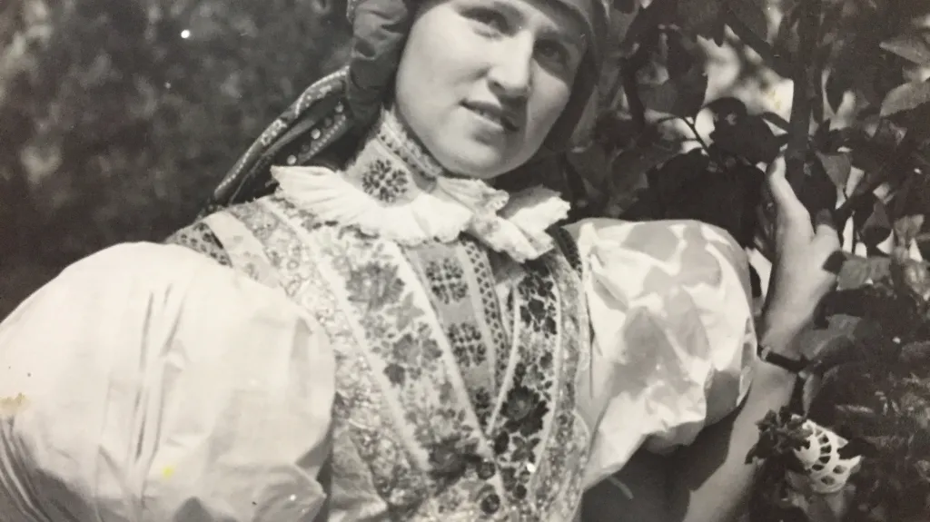 Růžena Bunžová na Výstavě Slovácka v roce 1937
