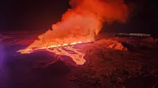 Sopka na jihozápadě Islandu vybuchla ve čtvrtek ráno již potřetí od prosince a vypudila lávu do výšky až osmdesát metrů