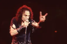 O paroháči i Black Sabbath. Dokument připomíná Ronnieho Jamese Dia