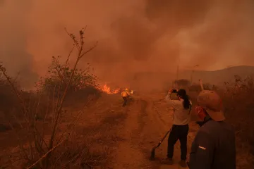 Klimatická změna prodlužuje požární sezonu v Evropě, shodují se experti