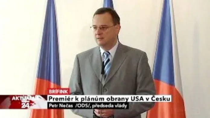 Tisková konference premiéra Petra Nečase