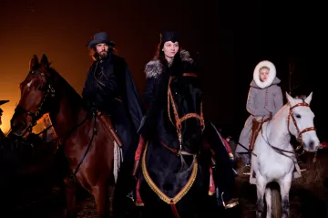 Recenze: Kaurismäkiho Královna Kristýna vládne mužům a podléhá kráse žen