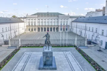 Polsko zneškodnilo dron létající nad vládními budovami ve Varšavě