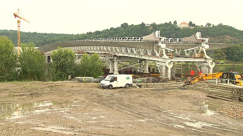 Stavba Trojského mostu