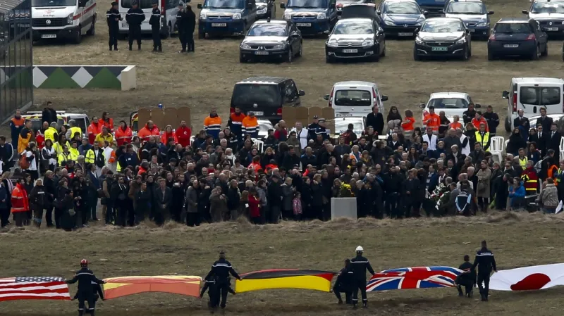 Příbuzní obětí se sešli ve městě Le Vernet