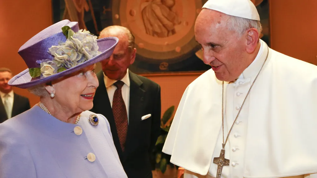 Alžběta II. se setkala s papežem Františkem