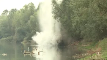 Řízený odpal jedné z min v Sávě