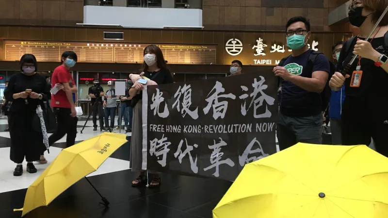 Lidé v Hongkongu protestují proti úmyslu zavést nový zákon o bezpečnosti