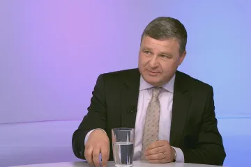 Právo funguje, politika je ale nefunkční, říká Přibáň. Podle něj je možné, že Putin skončí před soudem