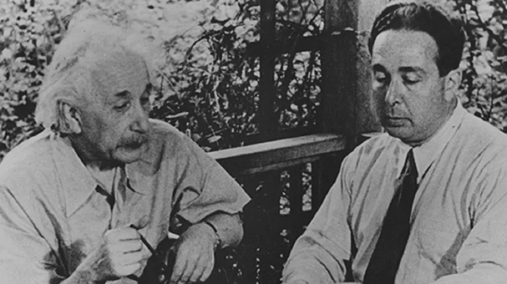 Maďarský fyzik Leo Szilard s Albertem Einsteinem