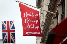 Britskou chloubu, hračkářství Hamleys, koupil nejbohatší Ind. Firma je ve ztrátě kvůli brexitu i hrozbě terorismu