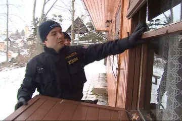 Policisté kontrolovali chatky v Jedovnicích. Chrání je tím před lupiči
