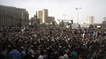 Demonstranti v centru Káhiry se připravují na \"den odchodu\"